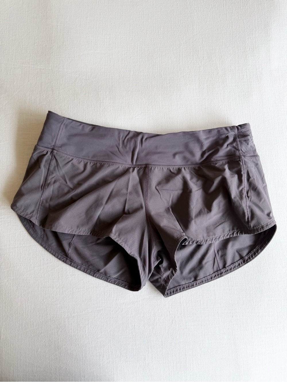 LuluLemon - Speed Up Low Rise Lined Shorts 2.5